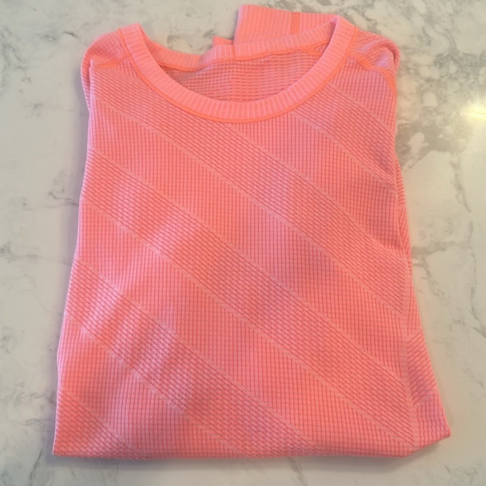 Lululemon - fitted top - size 8